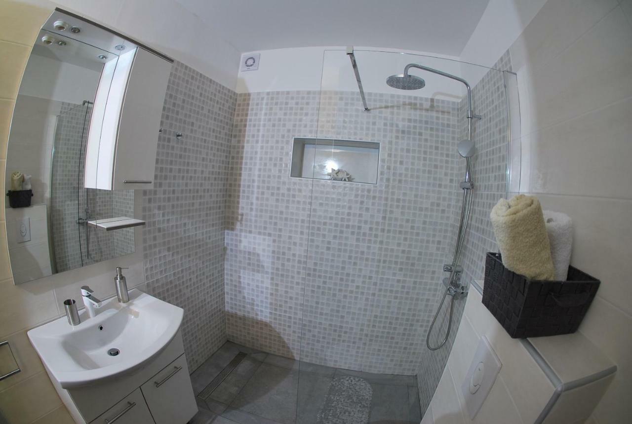 Apartman Ruzica Makarska Bagian luar foto