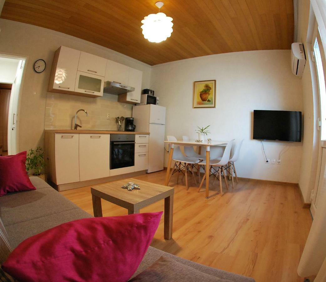 Apartman Ruzica Makarska Bagian luar foto