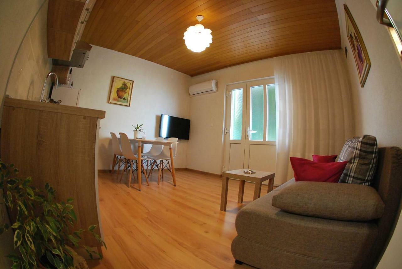 Apartman Ruzica Makarska Bagian luar foto