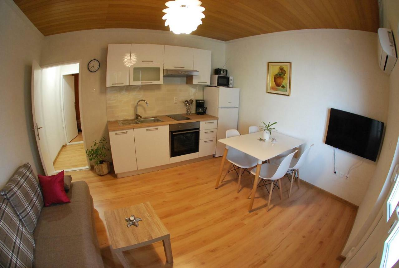 Apartman Ruzica Makarska Bagian luar foto