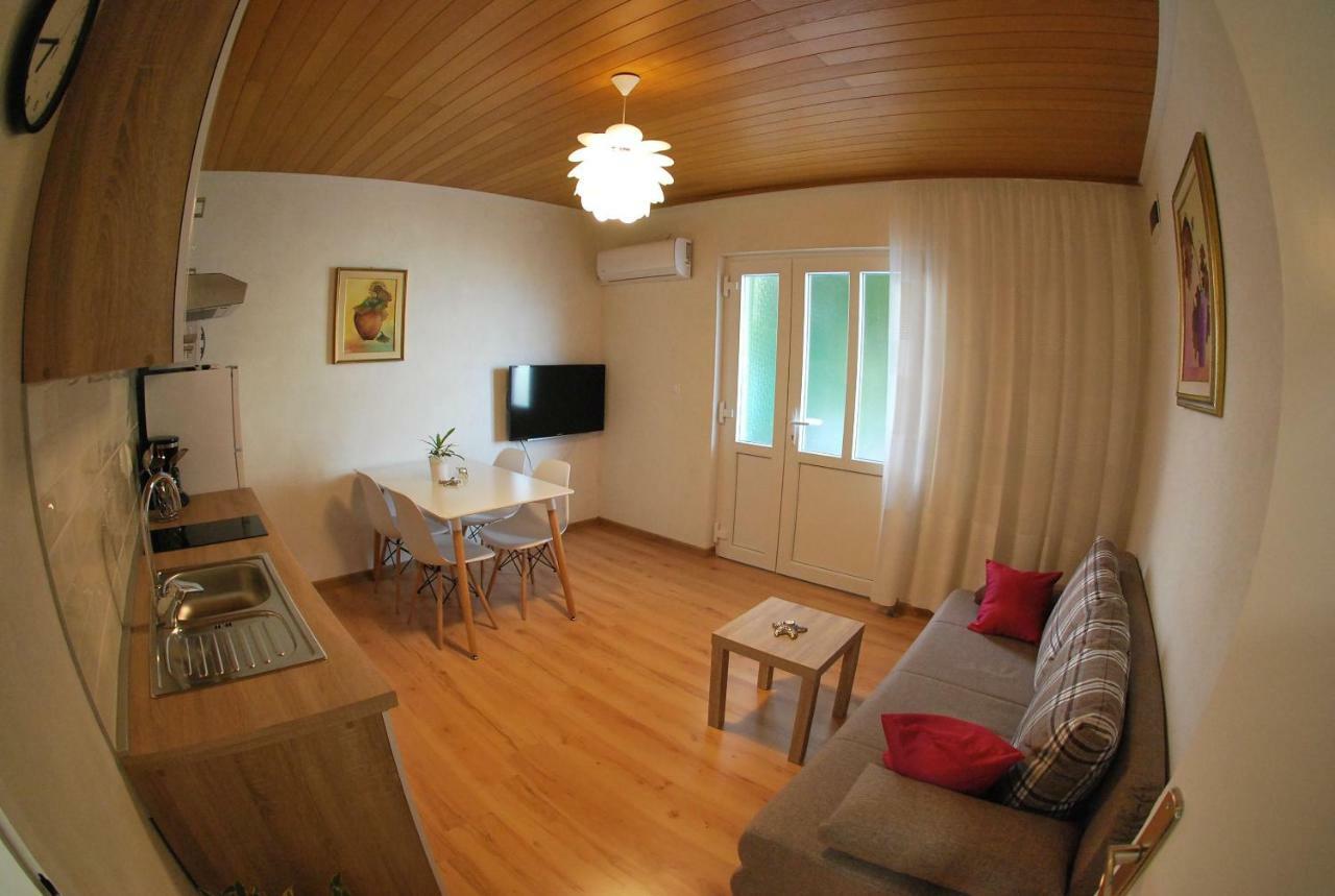 Apartman Ruzica Makarska Bagian luar foto